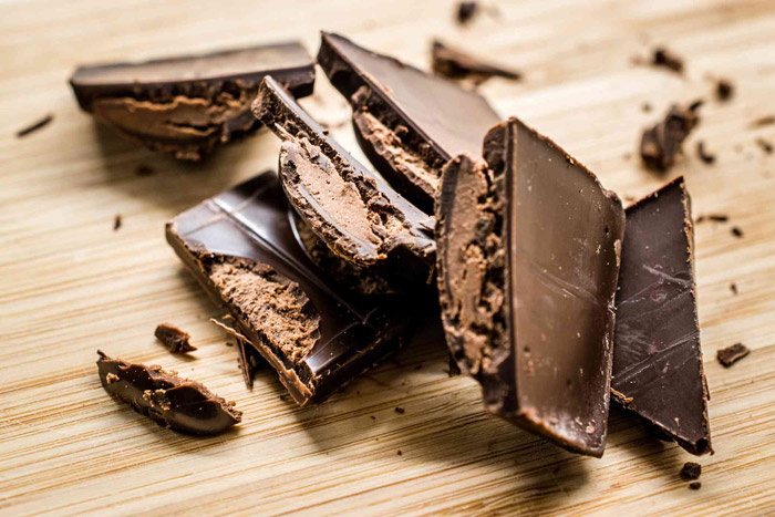Добавление начинок – не является отличием темного шоколада от горького