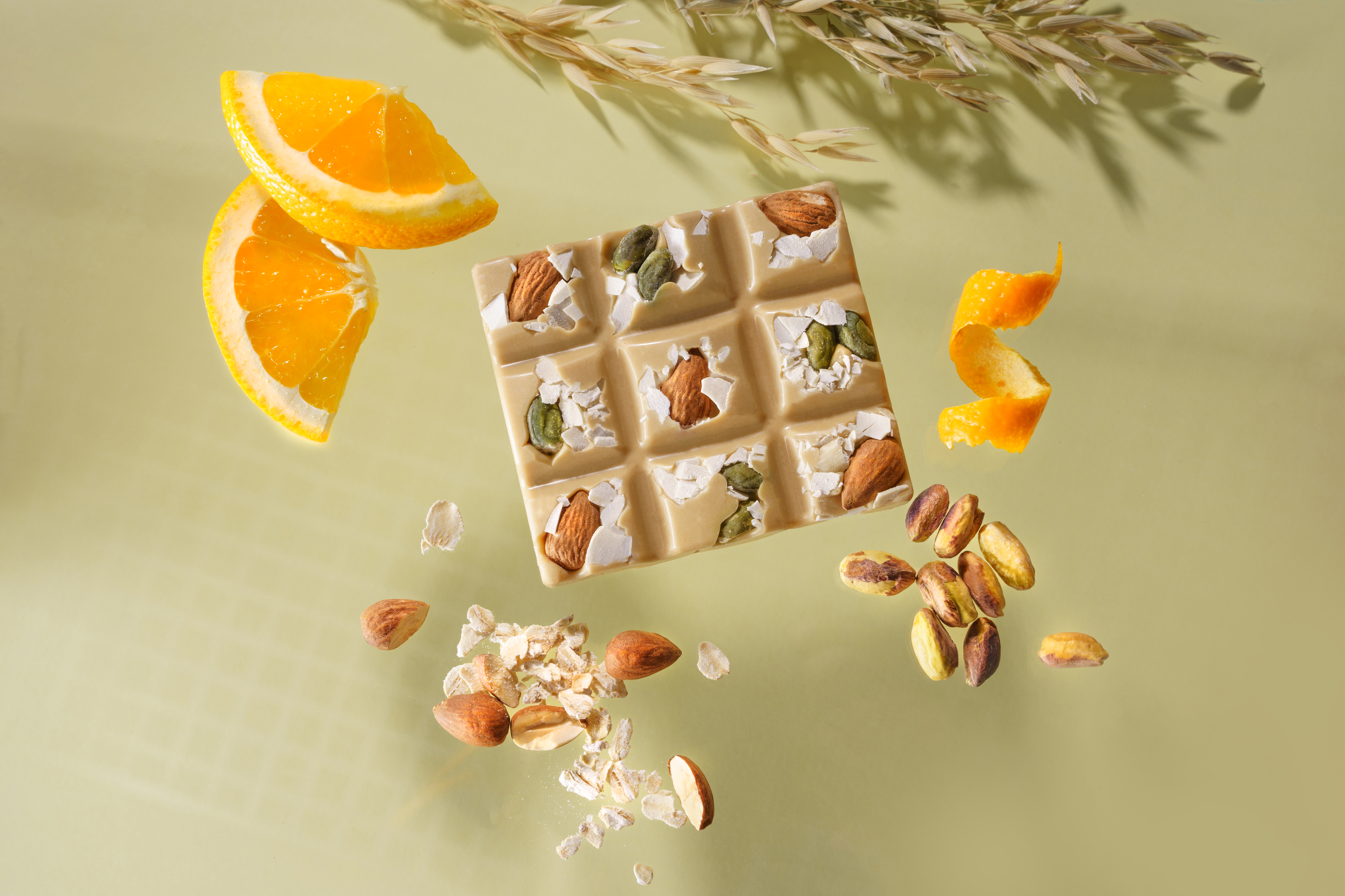                          APRIORI Wellness 50г Шок плитка овсяная с апельсином, миндалем и фисташкой