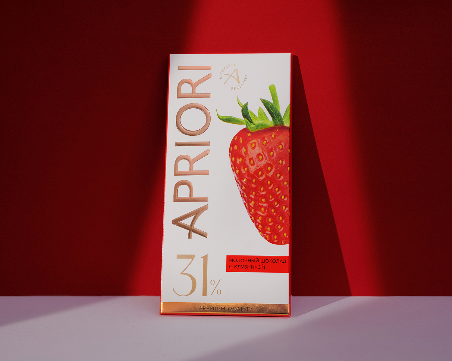                          APRIORI  85г Молочный шоколад с клубникой