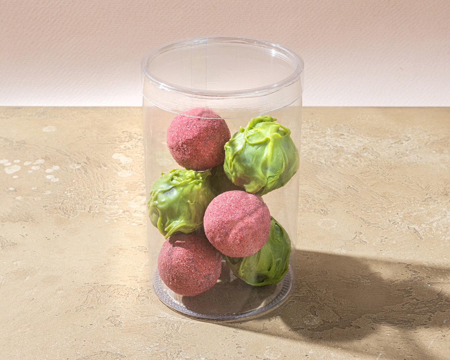                          Трюфель черная смородина с мятным муссом, 7 конфет в тубусе