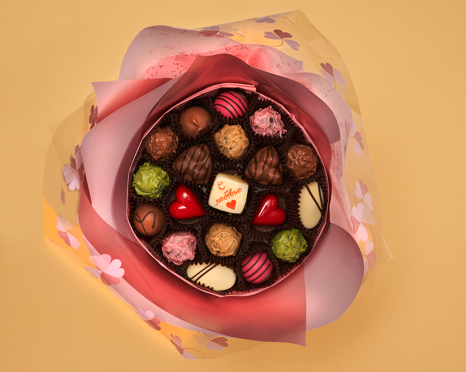                          Букет из конфет "С любовью"