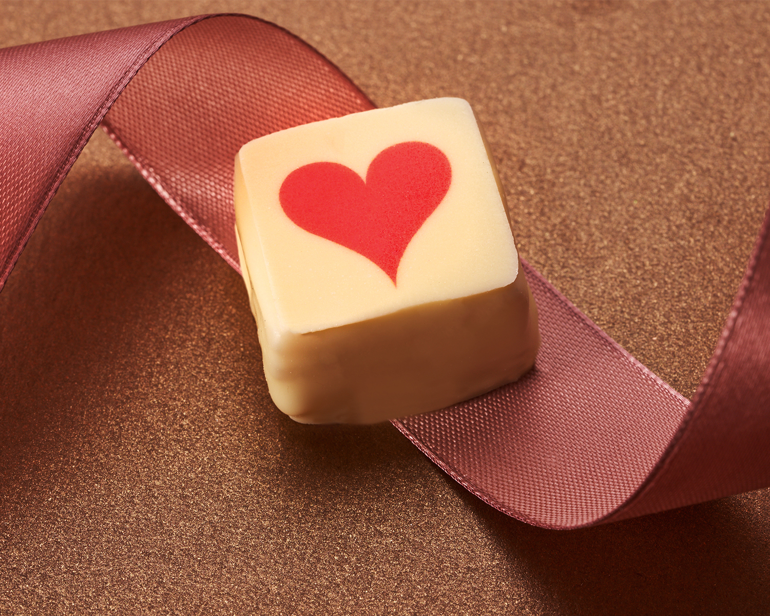                          Конфеты ручной работы с рисунками (Для влюбленных, сердце)