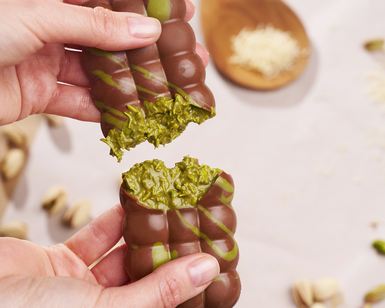                          Молочный шоколад с фисташкой "Дубайский"