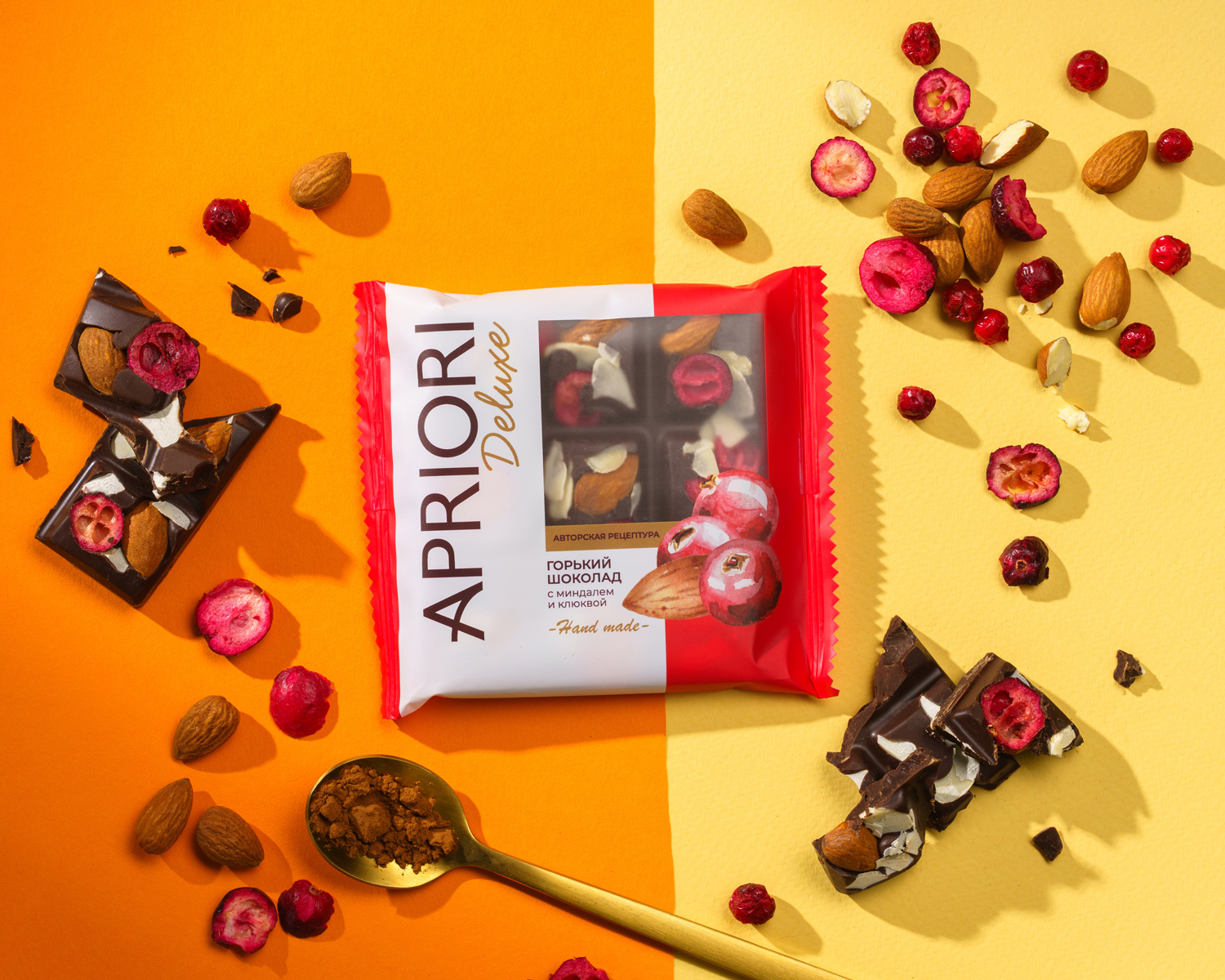                          Априори 50г Горький шоколад с миндалем и клюквой