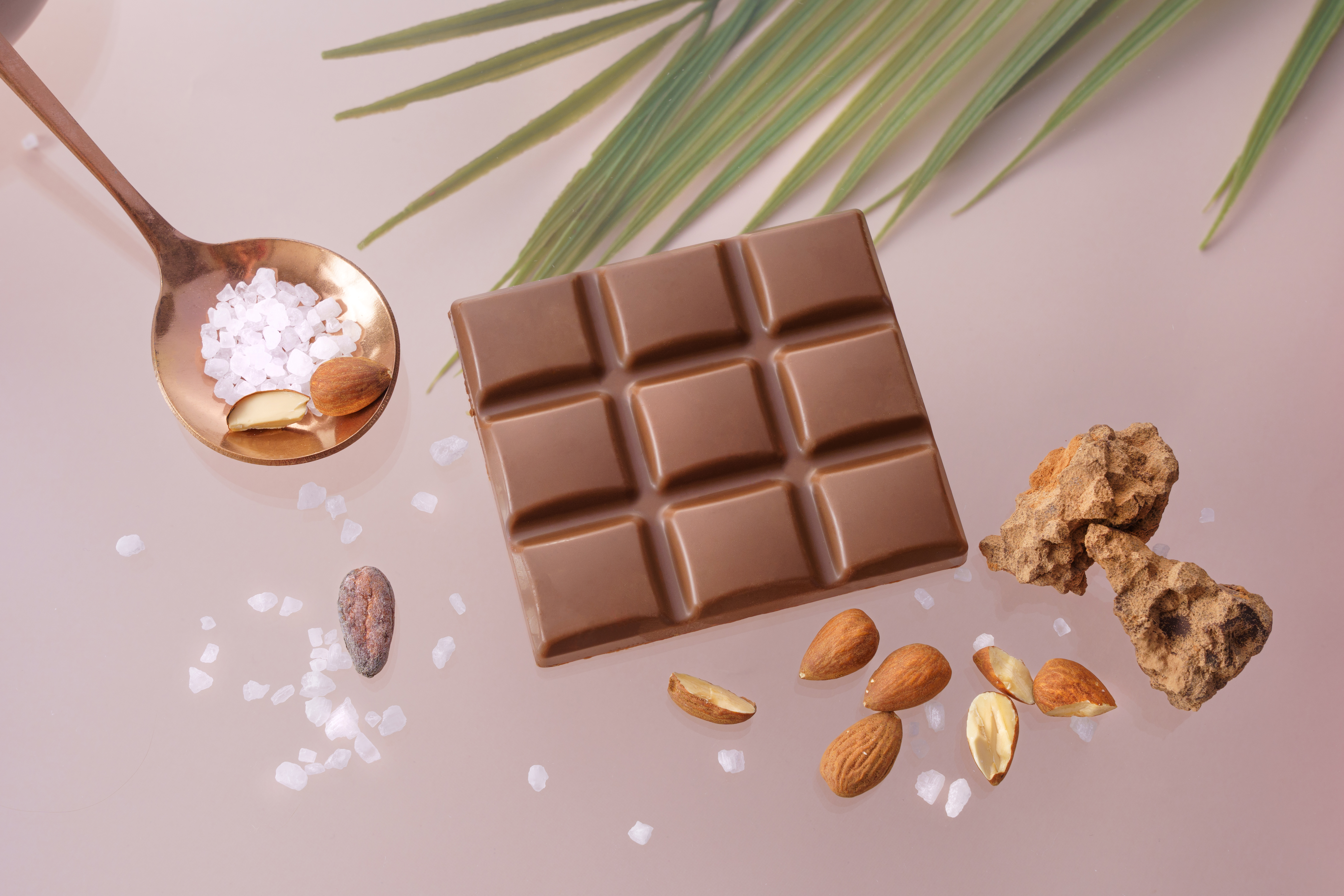                          Бокс из 13 плиток APRIORI Wellness  Шок плитка молочная с протеином, миндалем и солью, 650г