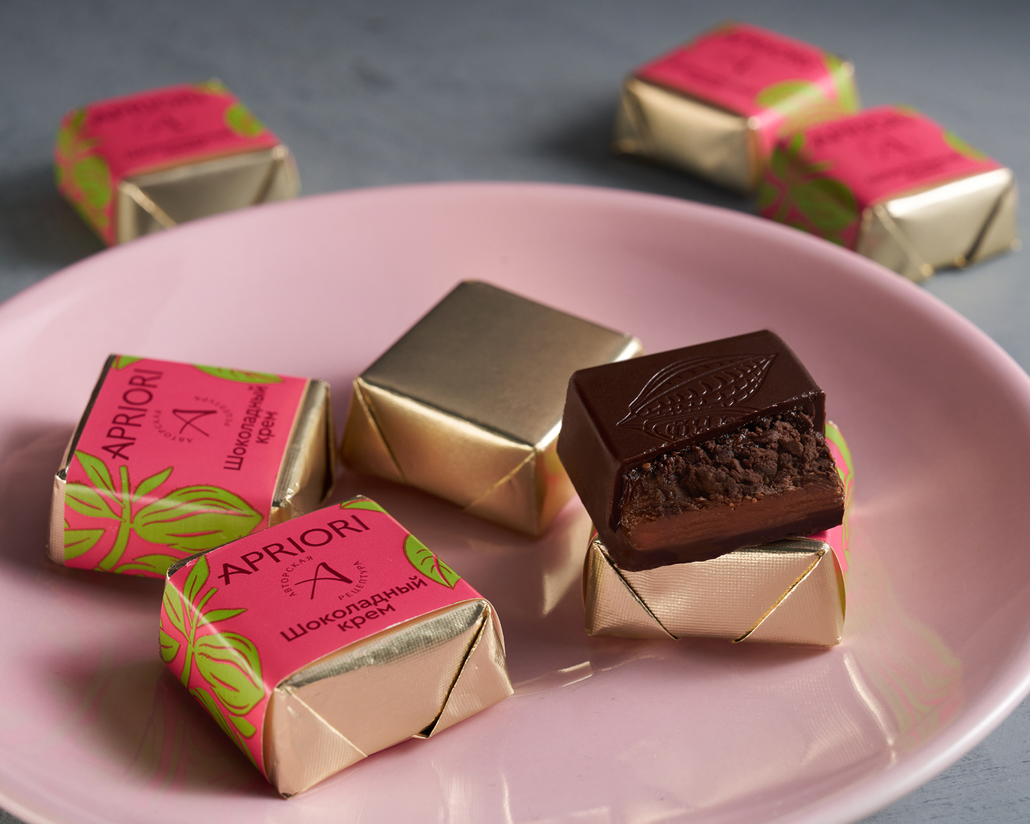                          APRIORI Конфеты из темного шоколада  с шоколадным кремом, 1900г