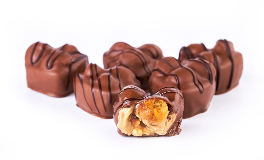 Пралине с карамелизованными орехами, сет из 6 конфет (1).jpg