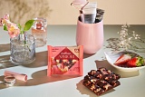 
                        Бокс из 13 плиток APRIORI Wellness Шок плитка горькая без сахара с кешью и клубникой, 650г
