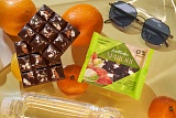 
                        Бокс из 13 плиток APRIORI Wellness  Шок плитка горькая без сахара с миндалем и фисташкой, 650г